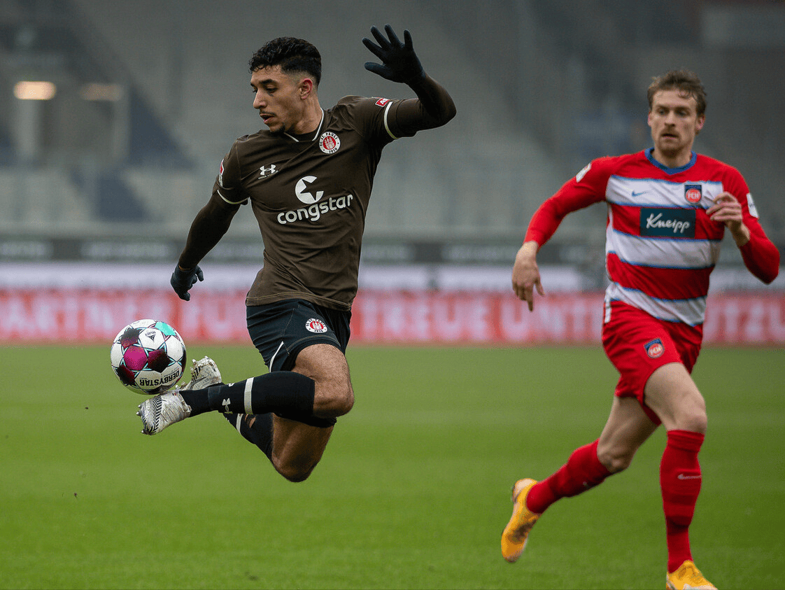 包含转会期休斯敦火箭外线爆发：德国杯节点到来，话题不断，训练强度明显提升的词条