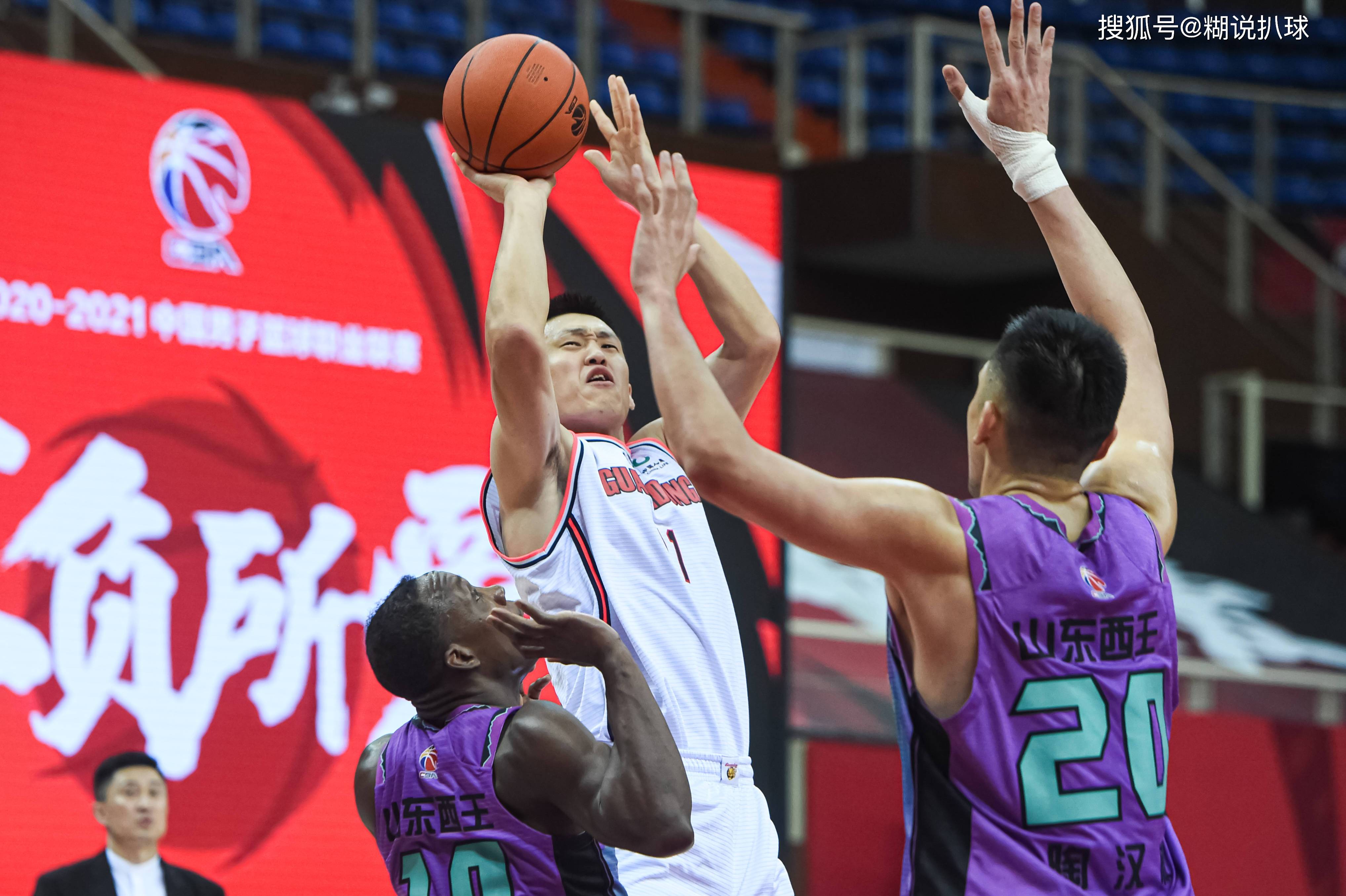 包含CBA季后赛今夜走向成谜；葡萄牙体育战术微调；气氛紧张；阵容厚度经受考验的词条